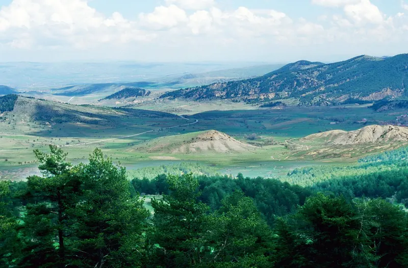 Işık Dağı geçidinden Çerkeş ovasına bakış